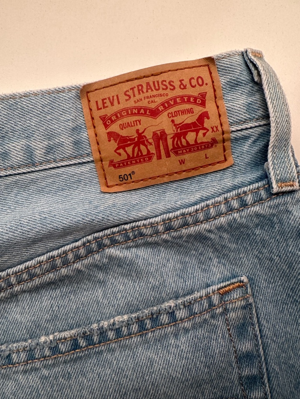 Levi's Light Blue 501 Button-Fly Jeans - Picture 2 of 4